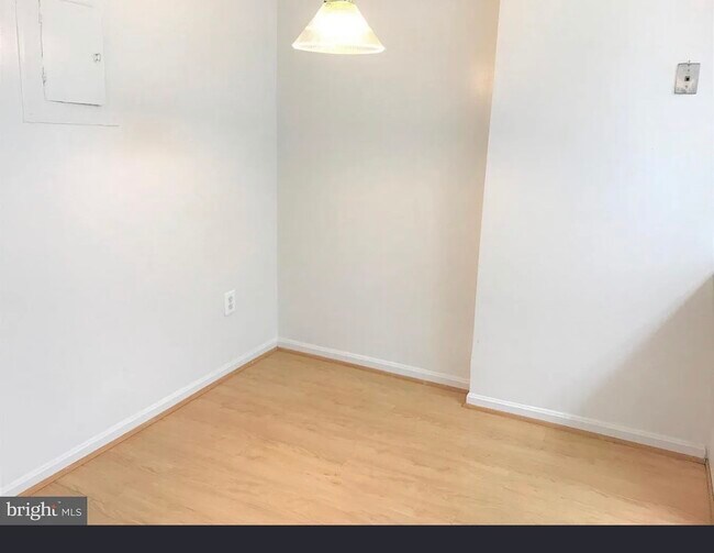 Foto del edificio - 7401 Westlake Ter