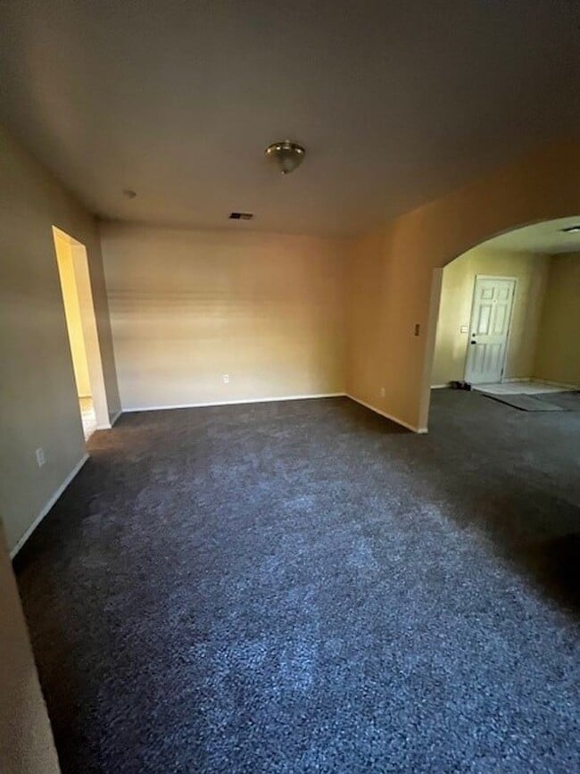 Building Photo - 2209 Chester Ln