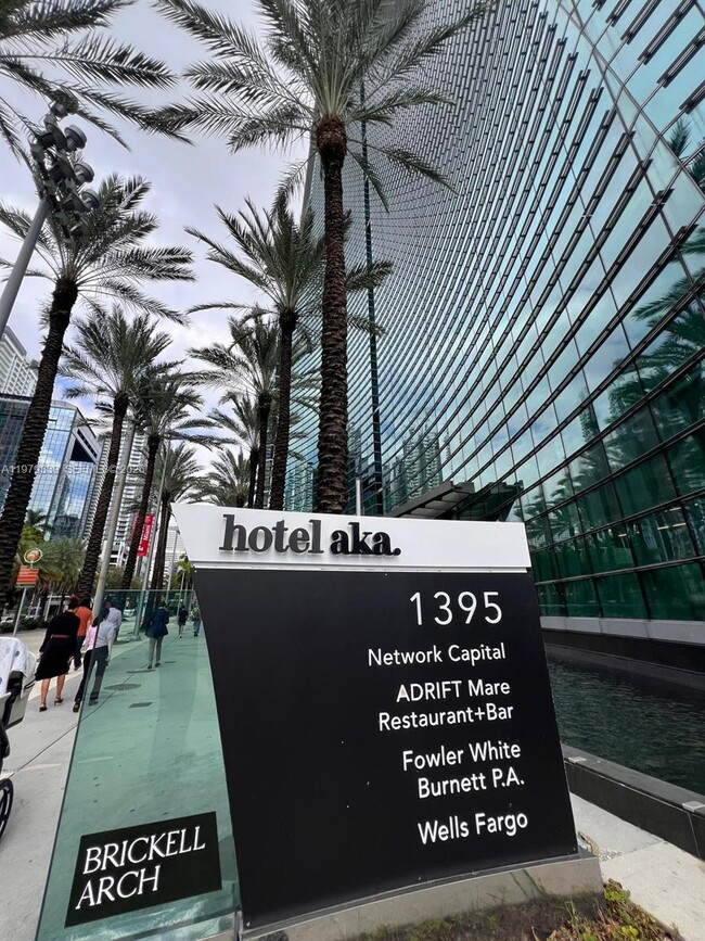 Building Photo - 1395 Brickell Ave