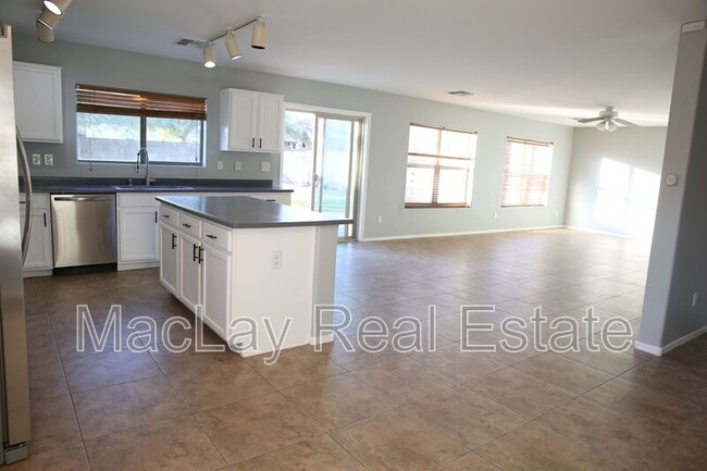 Building Photo - 6220 S 44th dr