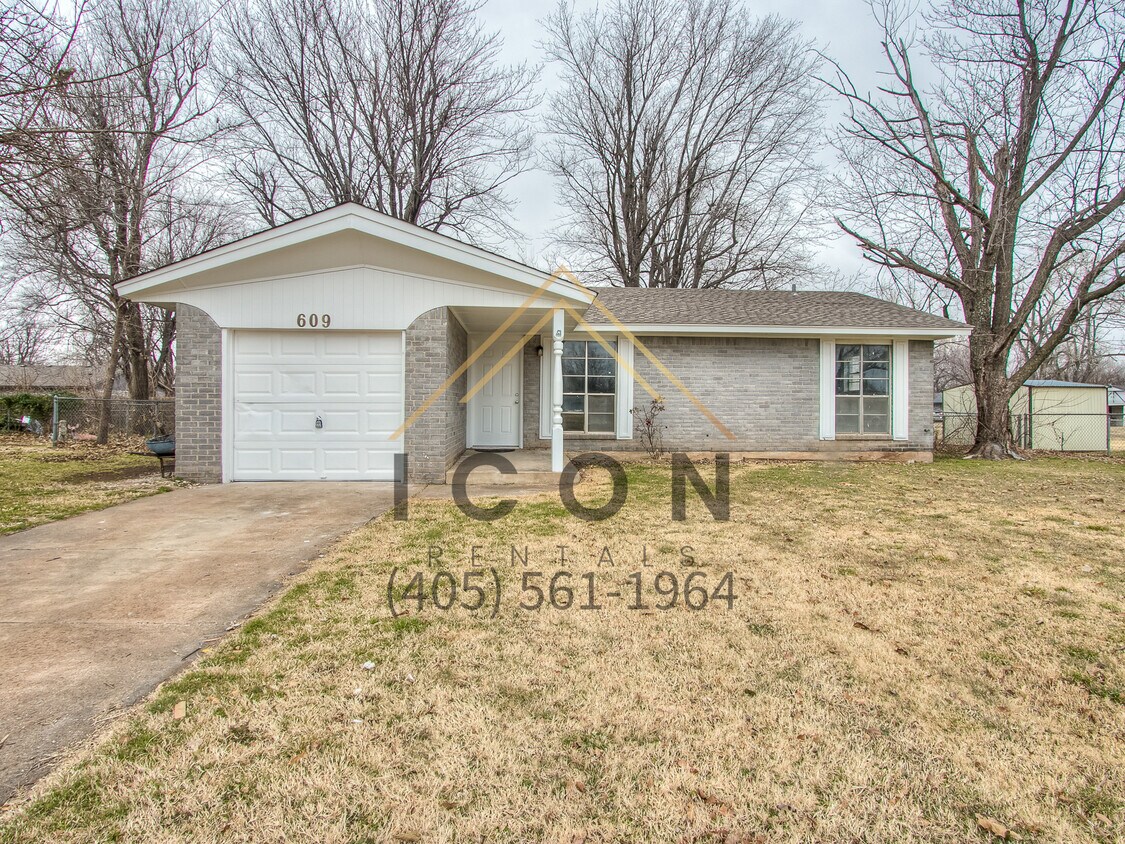 Primary Photo - 609 W Greenwood Dr