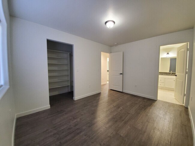 Foto del edificio - 1125 W Ivy Ave