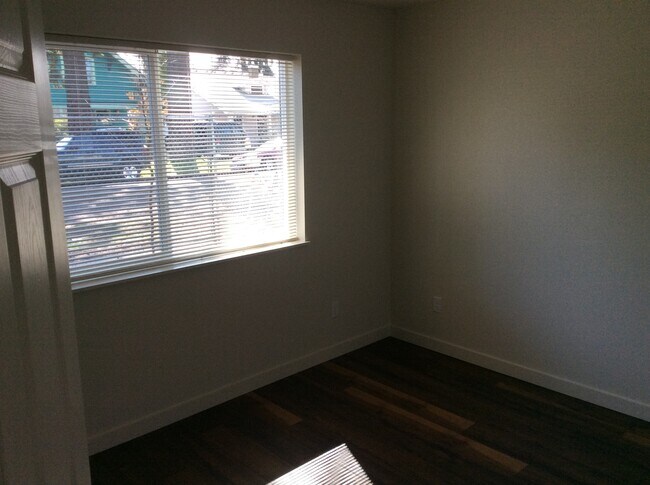 Foto del edificio - 909 W 4th Ave