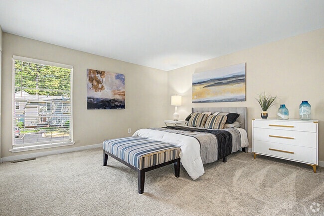 Russell 2BR, 1.5BA - 1100SF - Second Bedroom - St. John's Wood