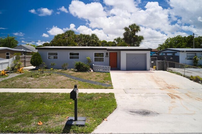 Building Photo - 3686 Gull Rd