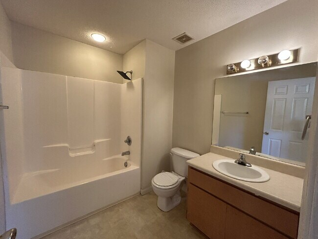 Foto del edificio - Apartment For Rent