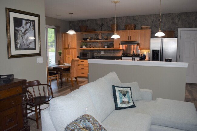 Foto del edificio - 250 Paddock Dr