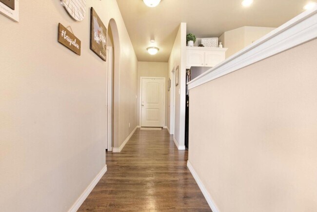 Building Photo - **BEAUTIFUL FOX RIDGE ADDITION HOME**