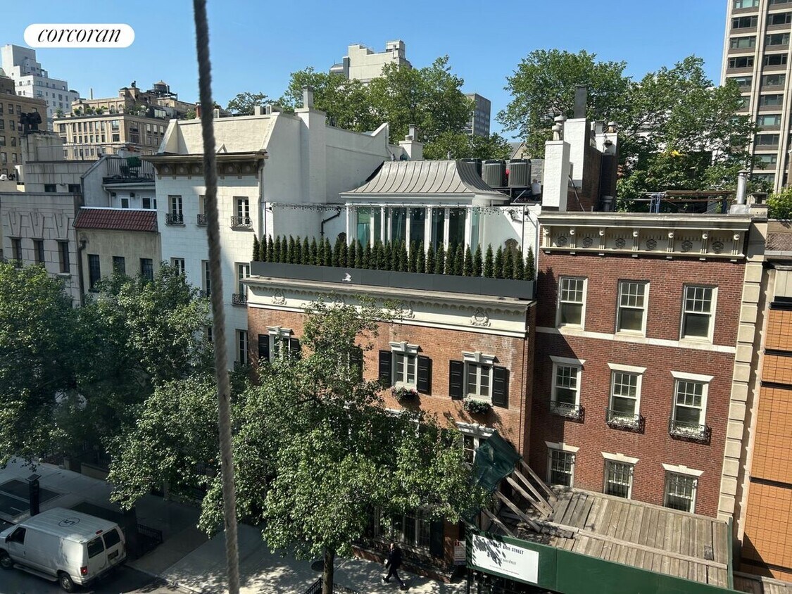 Foto principal - 166 E 63rd St