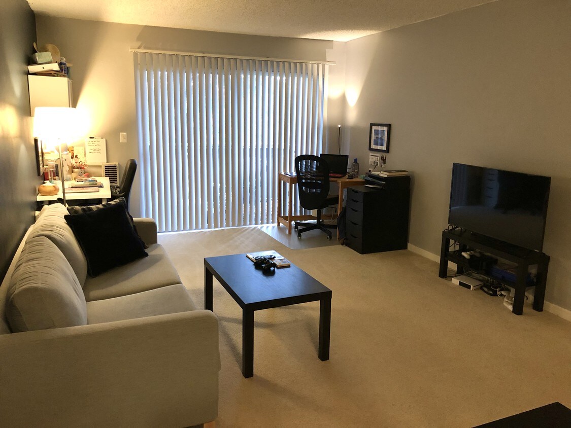 Foto principal - 3900 Parkview Ln