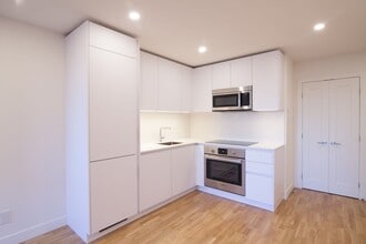 Building Photo - 4515 Dupuis Ave