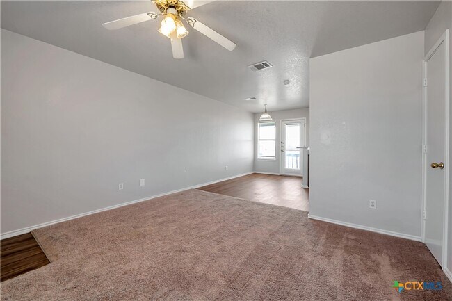 Building Photo - 5808 Greengate Dr