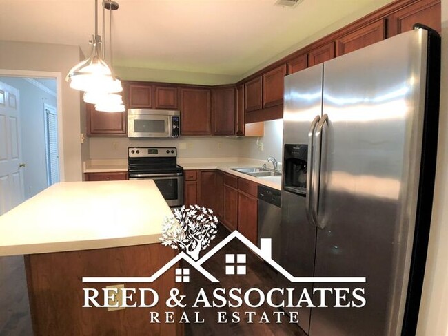 Building Photo - Cordova Home Located Near Houston Levee!
