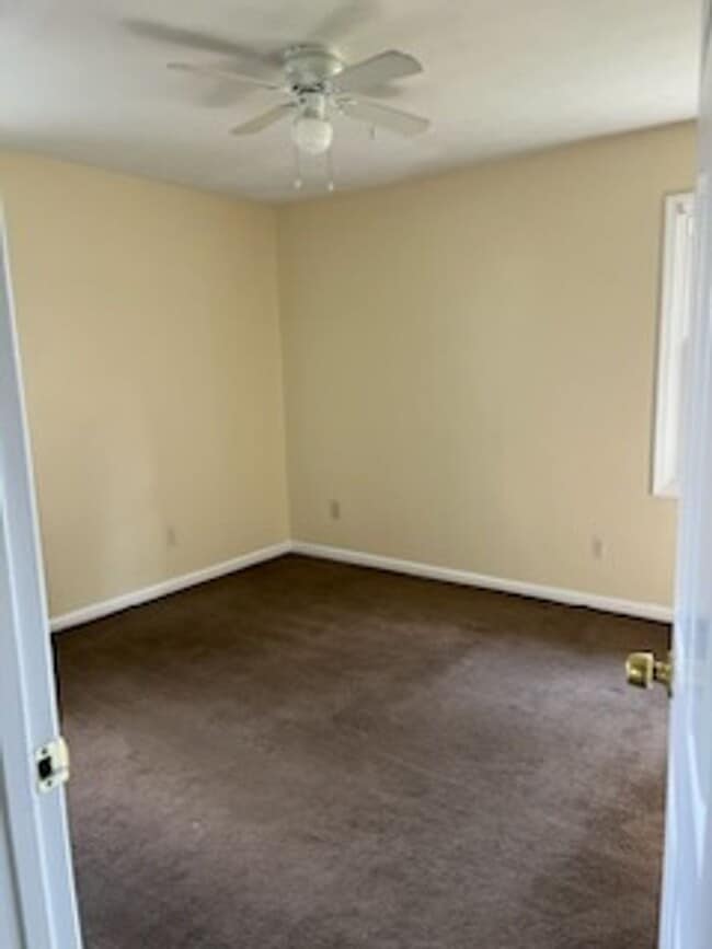 Building Photo - 419 Mt Pleasant Dr
