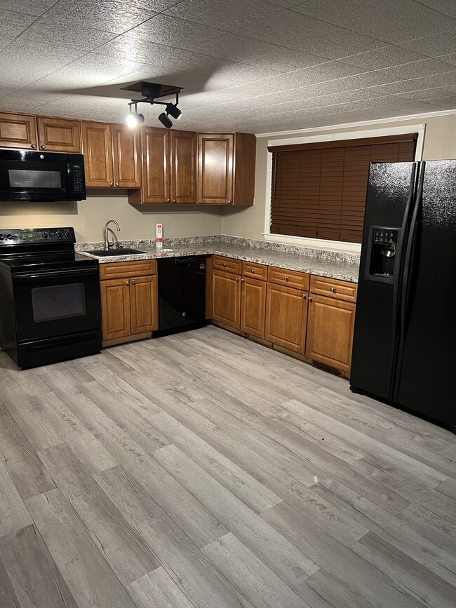 Building Photo - 328 Jamestown Rd