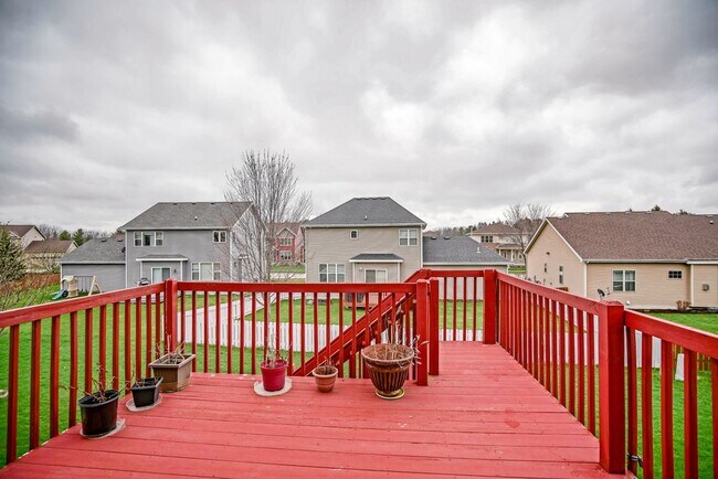 Building Photo - 818 Redan Dr