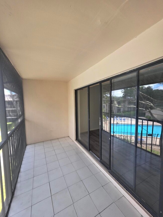 Building Photo - 202 Foxtail Dr