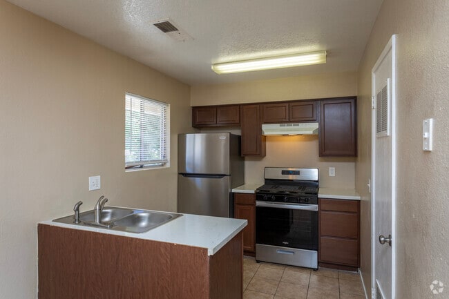 Interior Photo - 1047-1065 W 19th St