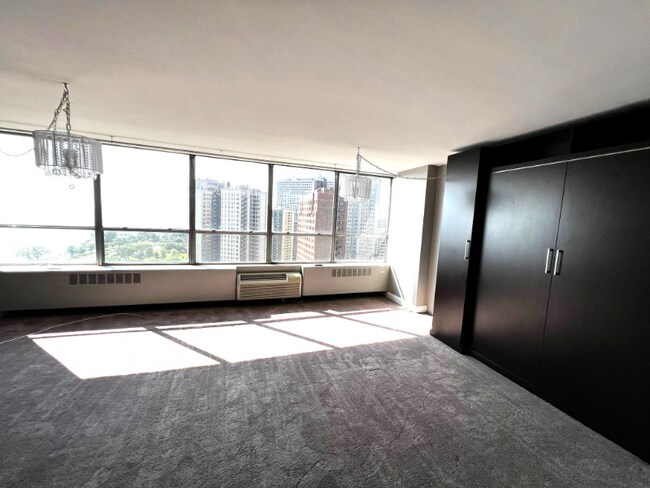 Building Photo - 4800 S Chicago Beach Dr