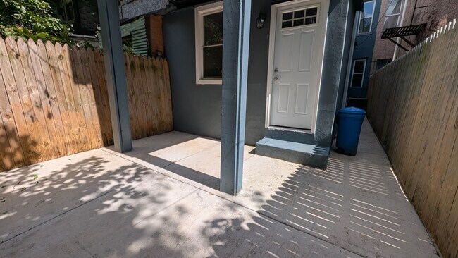 Foto del edificio - 2146 N Van Pelt St