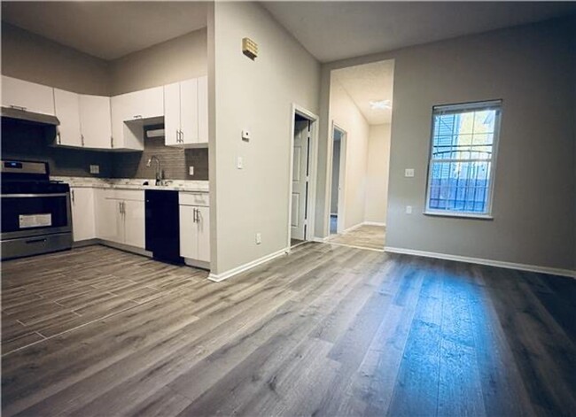 Building Photo - Cozy 2-bed single-story house in Northside