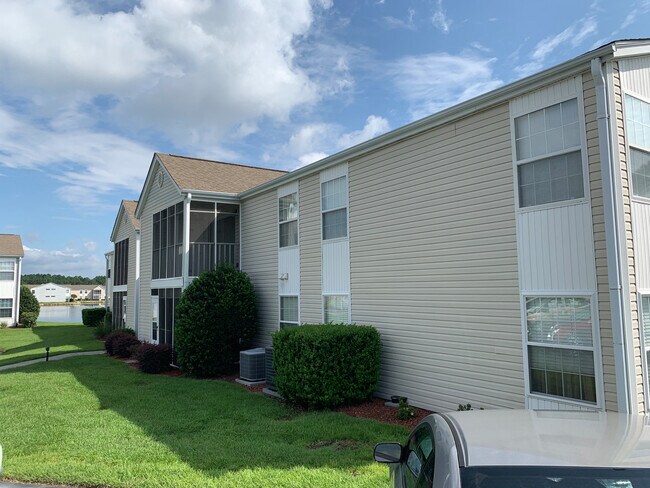 Foto del edificio - 2136 Clearwater Dr