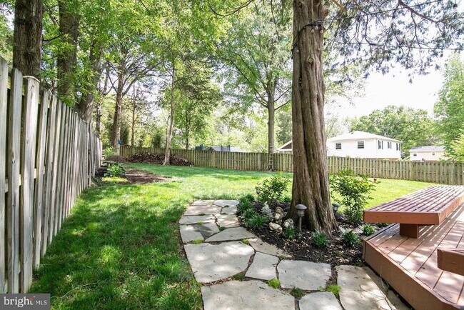 Foto del edificio - 8411 Morey Ln