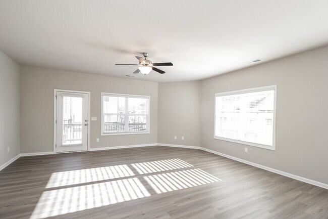 Foto del edificio - 512 Elliston Place, Ball Ground, GA
