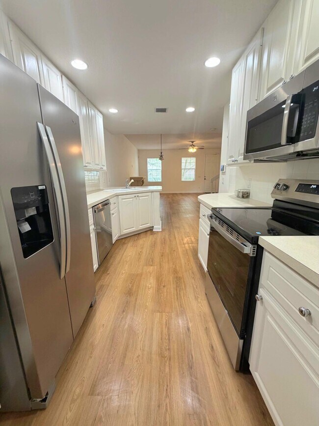 Foto del edificio - 2868 W Community Dr