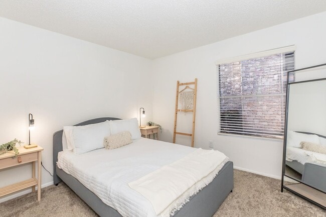 Photo - 2502 Babcock Rd Apartment