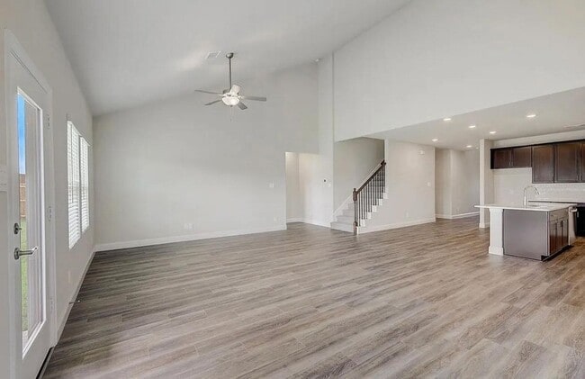 Building Photo - 410 Stagg St