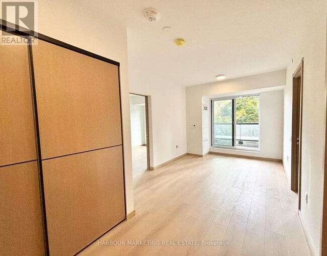 Photo du bâtiment - 3421 Sheppard Ave E