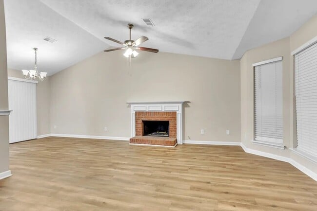 Foto del edificio - 3728 Adamsville Dr SW