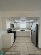 Building Photo - 1017 NW 30th Ct