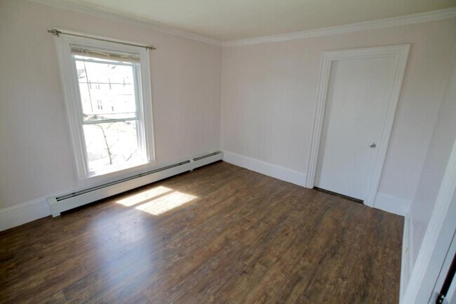Building Photo - 83 Lincoln St #2A, Bangor