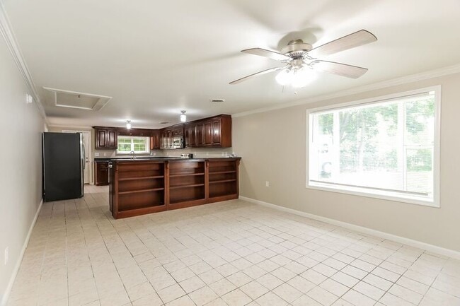 Building Photo - 108 Sharit Ln