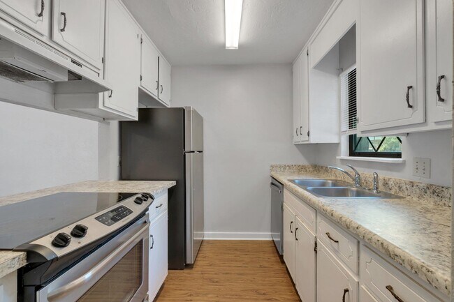 Building Photo - 601 Acorn Grove Ct