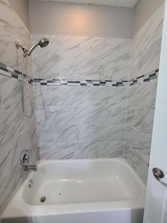 1977 Freeport Dr, Riviera Beach, FL 33404 Condo for Rent in Riviera