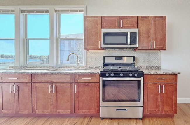 Foto del edificio - 1043 Winthrop Ave