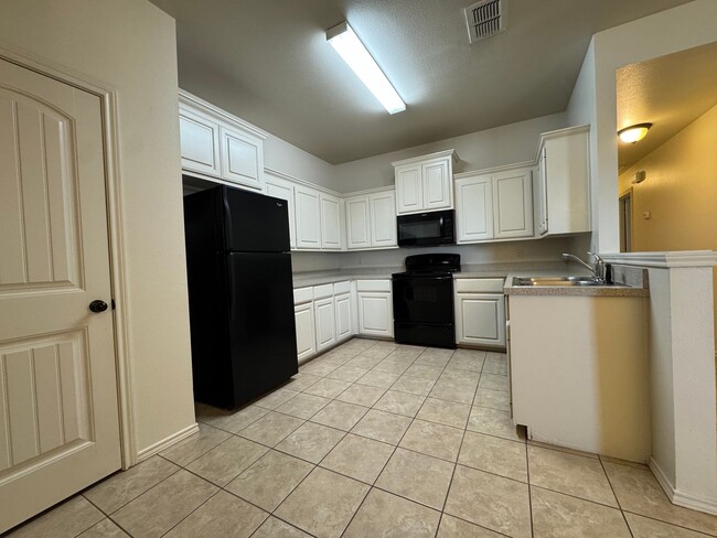 Building Photo - 6706 Oakridge Ave