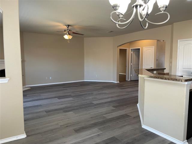 Building Photo - 1117 Lake Grove Dr