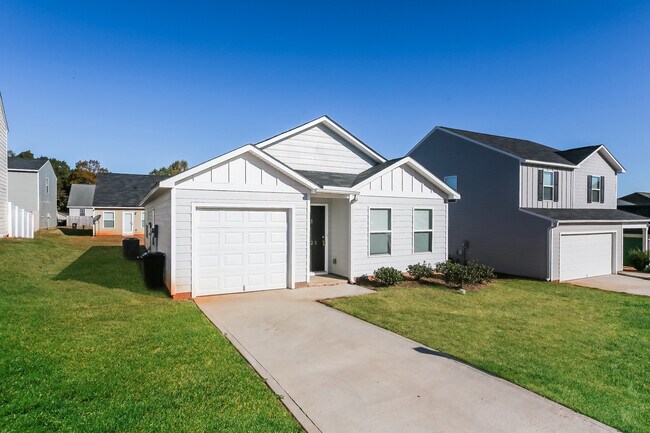 Building Photo - 121 Colonial Walk, Pickens, SC