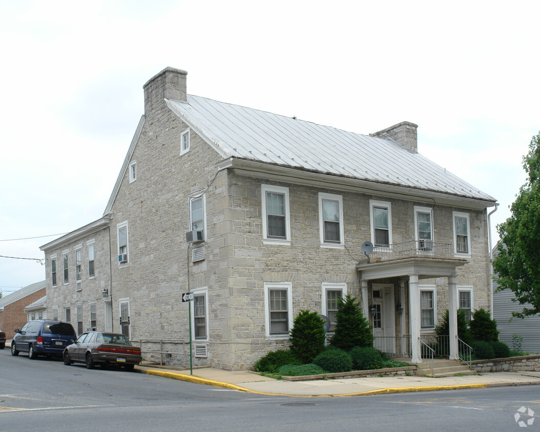 Primary Photo - Logan Apartments