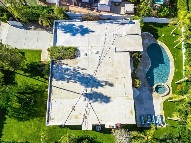 Foto del edificio - 72890 Homestead Rd