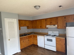 Building Photo - 53 Ferguson Dr