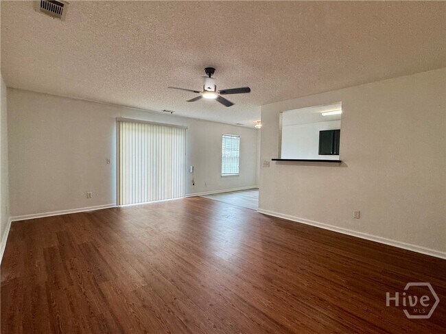 Building Photo - 18 Allen Brook Dr