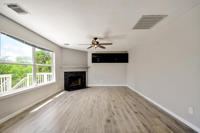 Building Photo - 4314 Knollbluff