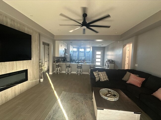 Building Photo - Beautiful Brand-New Home for Rent in Viewpoint Estates Winter Rental