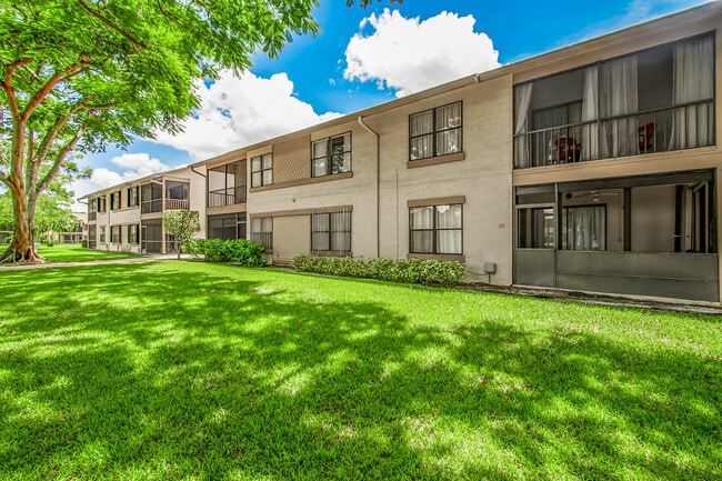 Building Photo - 13075 Albright Ct