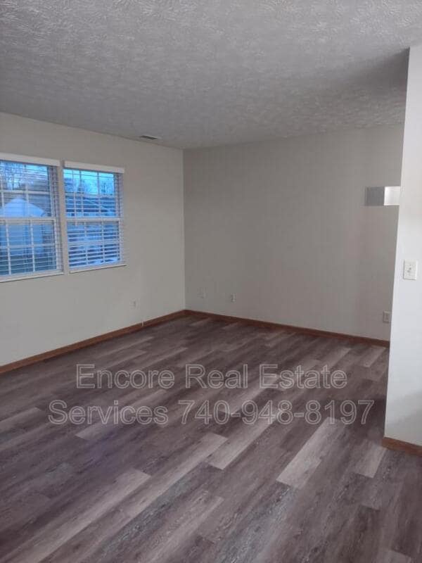 Building Photo - 1236 Green Valley Dr